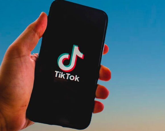 Nuevo proyecto de ley otorgaría a Biden el poder de eliminar TikTok