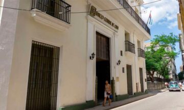 Cuba designa nuevo presidente del Banco Central de Cuba