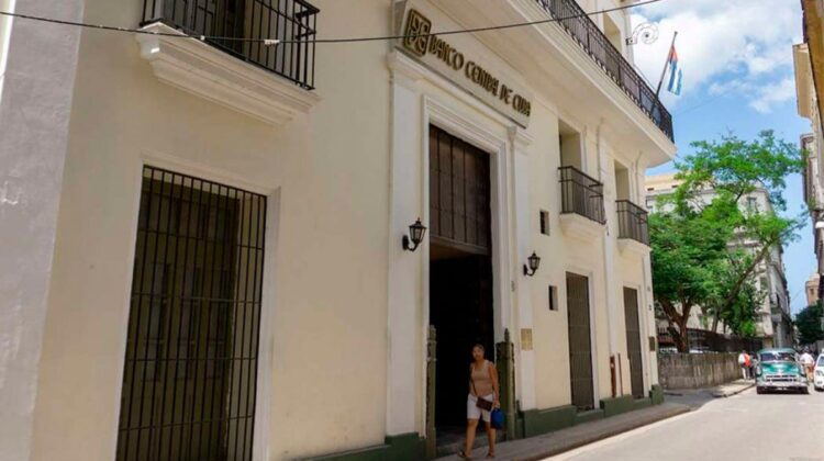 Cuba designa nuevo presidente del Banco Central de Cuba