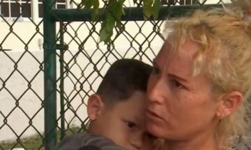 Comunidad cubana ayuda a madre cubana que dormía en las calles con sus hijos