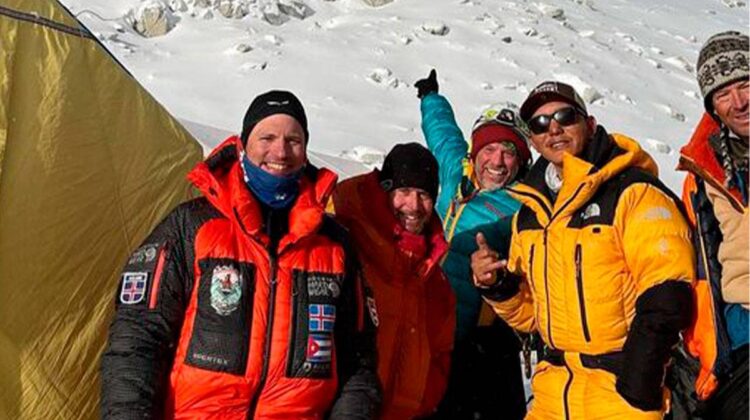 Yandy Martínez se convierte en el primer cubano en conquistar el Monte Everest