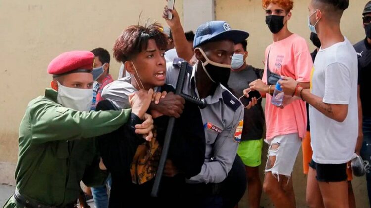 Cuba admite encarcelamiento de 39 menores por las protestas del 11J