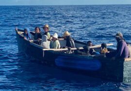 La USGC de EEUU intercepta a 15 balseros cubanos, uno había fallecido