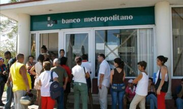 Banco Central de Cuba anuncia bancarización de la economía