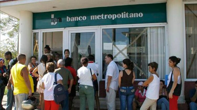 Banco Central de Cuba anuncia bancarización de la economía