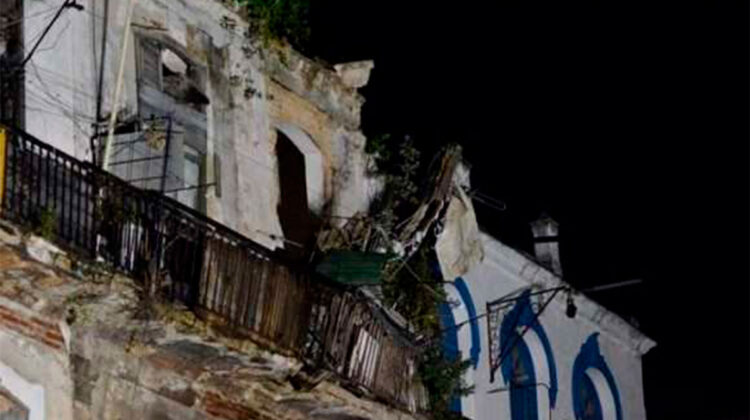 Victimas de derrumbe reubicados en local en mal estado y amenazados por el régimen comunista de cuba