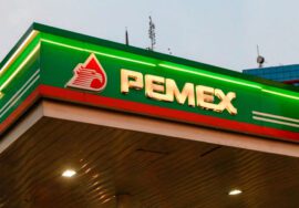 Banco norteamericano sanciona a Pemex por regalar petróleo a Cuba