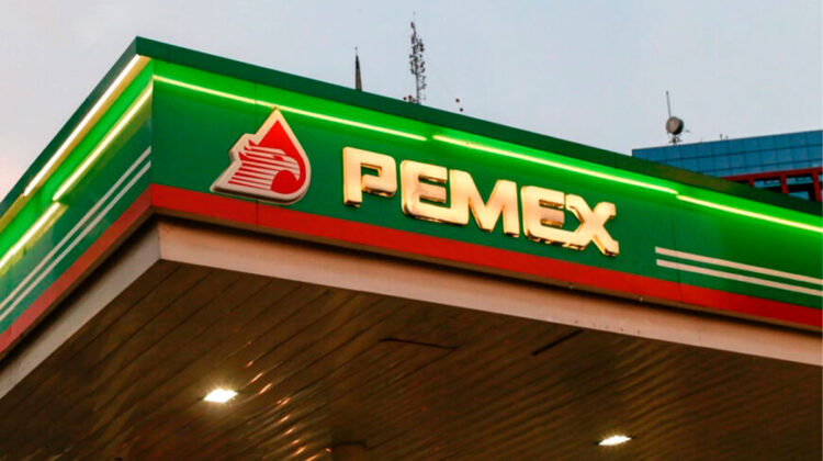 Banco norteamericano sanciona a Pemex por regalar petróleo a Cuba