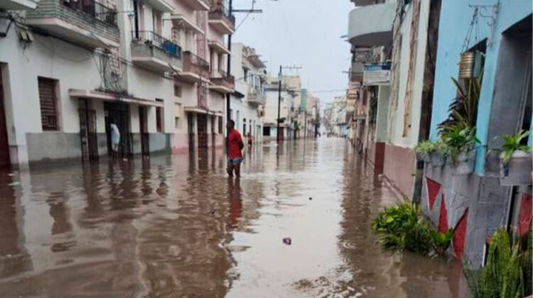 Inundaciones en Cuba tras fuertes lluvias y tormentas eléctricas