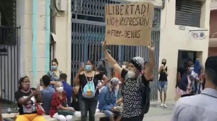Madre del preso político Luis Robles se declara en huelga de hambre