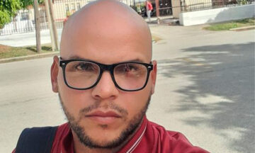 Periodista cubano es amenazado y arrestado por ayudar a personas necesitadas
