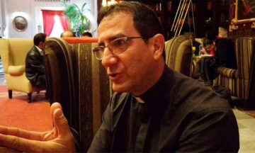 Padre Alberto Reyes envía un mensaje a los feligreses en este Viernes Santo