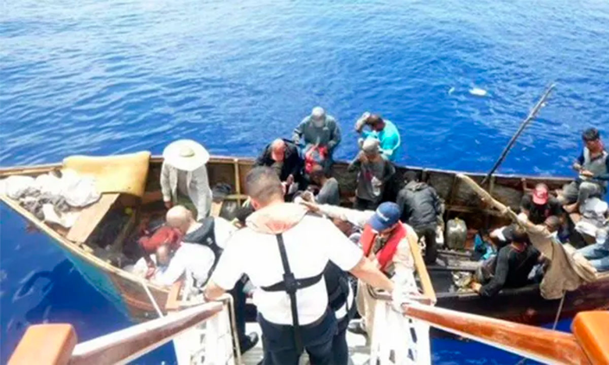 rescate de balseros cubanos por un crucero de Carnival
