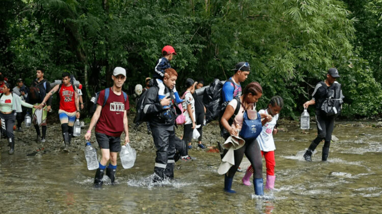 Panamá cerra la frontera del Darién