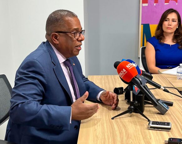 Brian Nichols habla sobre los temas de democracia en Cuba en Miami