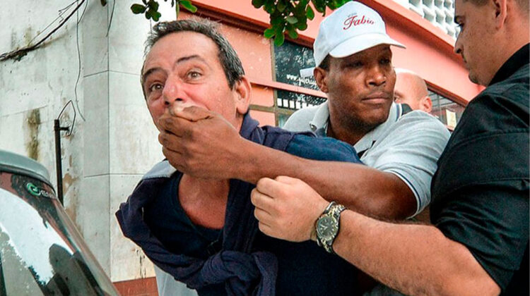 Lázaro Yuri Valle Roca es desterrado de Cuba