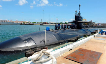 Submarino USS Helena llega a la Bahía de Guantánamo