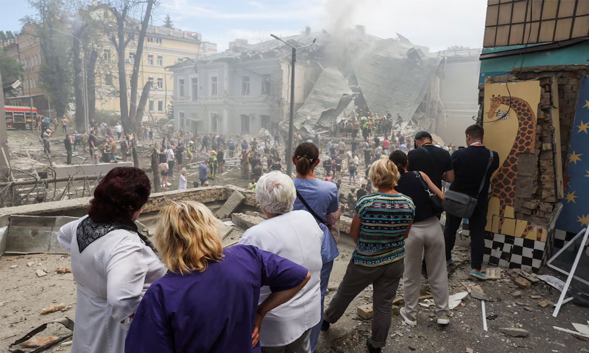 Destruido hospital infantil en Kiev tras bombardeo ruso