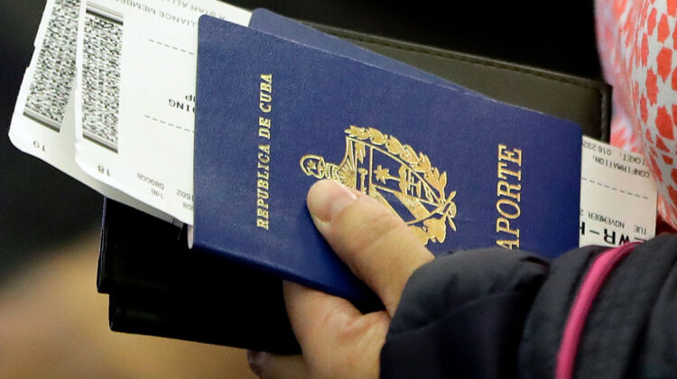 Pasaporte cubano entre los peores de América