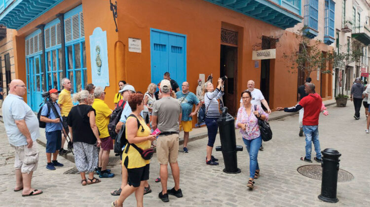 Detectan a 6 turistas europeos contagiados con Orpouche contagiado en Cuba tras sus vacaciones