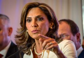 Congresista María Elvira Salazar pide revocar visado a ex dirigente cubano
