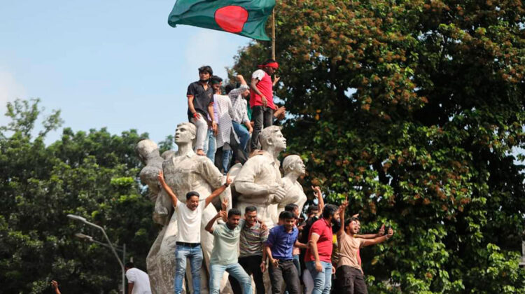 Derrocado el régimen socialista de Bangladesh