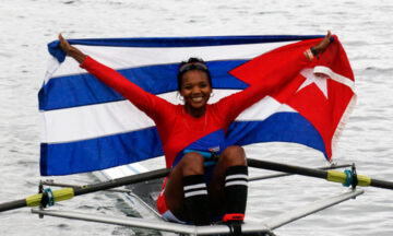 Remera cubana escapa en los juegos olímpicos de Francia