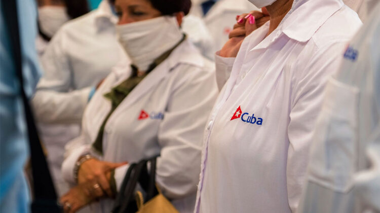 congresistas, piden revocar visas a funcionarios de la OPS que contratan misiones de médicos esclavo de Cuba