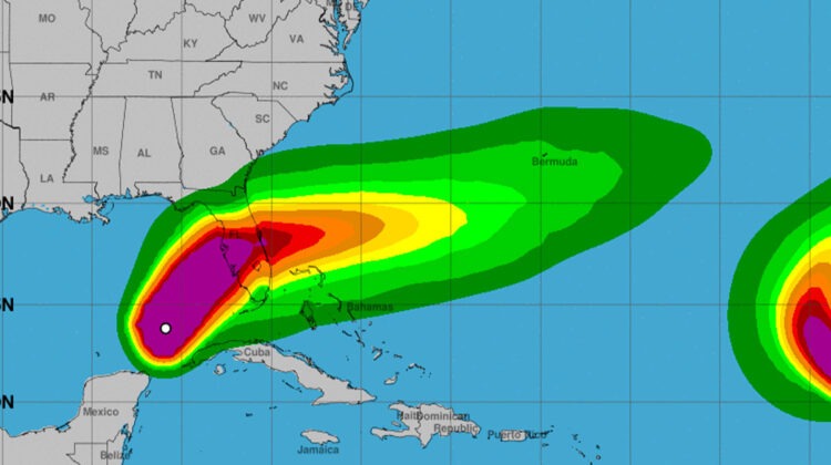 Milton se aproxima a la Florida