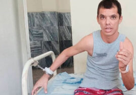 Joven cubano con problemas psiquiátricos en Cuba esposado a una cama de un hospital