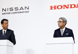 Automotrices Nissan y Honda planean fusionarse para el 2026